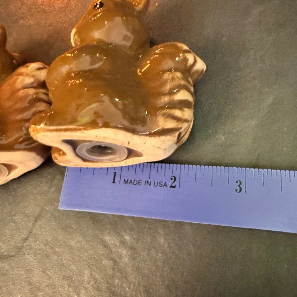 Cute Ceramic Squirrel Salt and Pepper‎ Shaker Set Brown Kitchen Decor